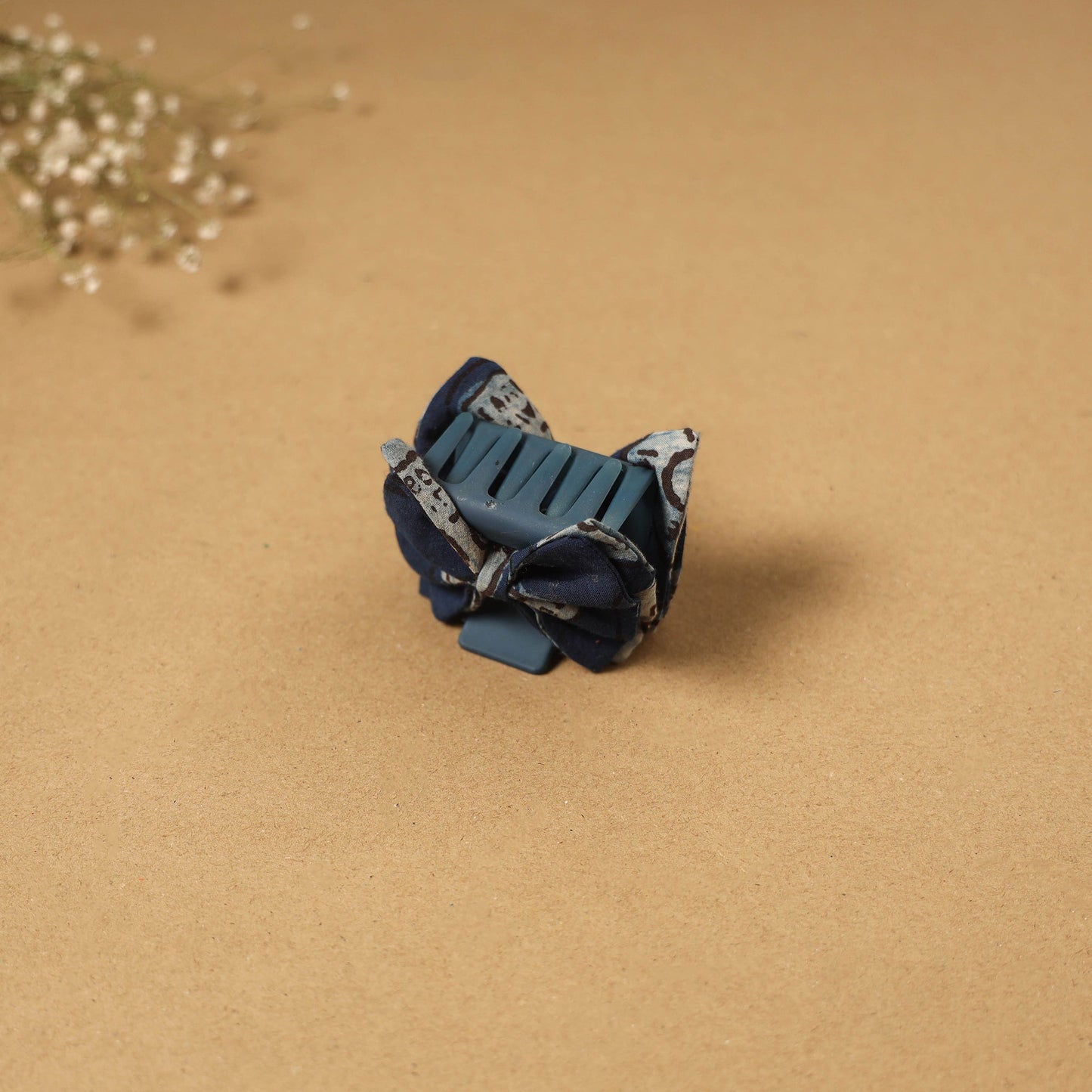 Handmade women’s bow hair claw clip 92 - handcrafted