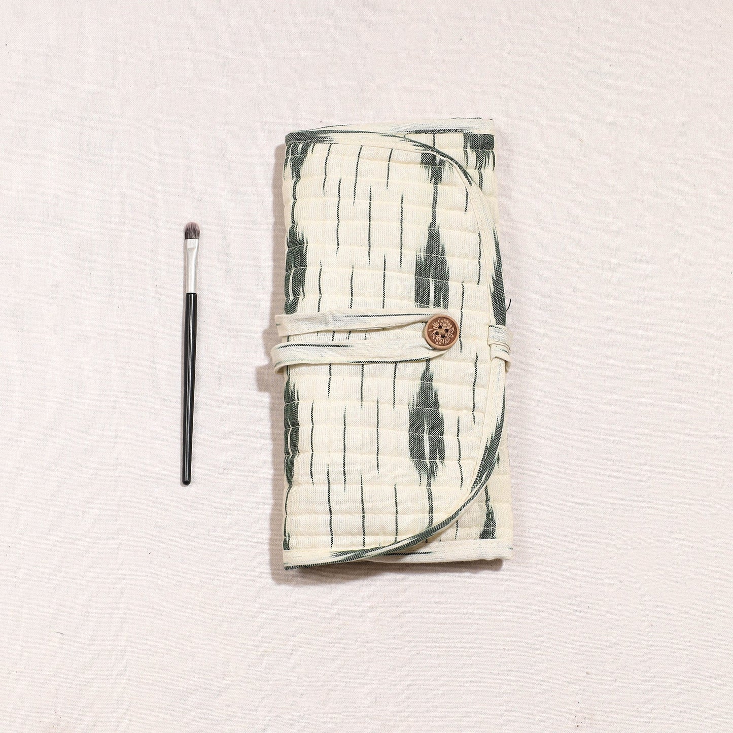  Ikat Fabric Multipurpose Segmented Make-up Brush Wrap Pouch/Case 