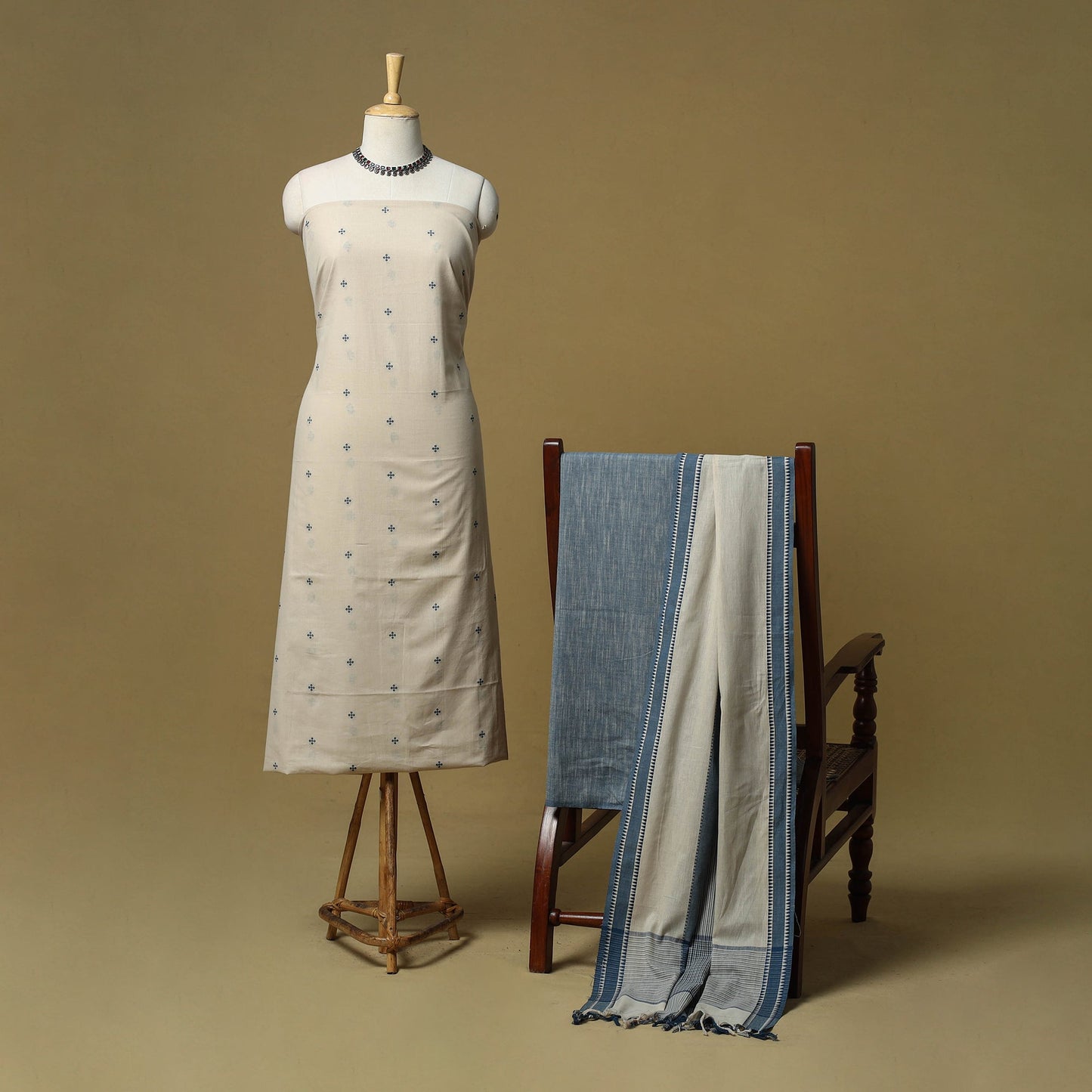 Jacquard cotton 3pc unstitched dress material 109