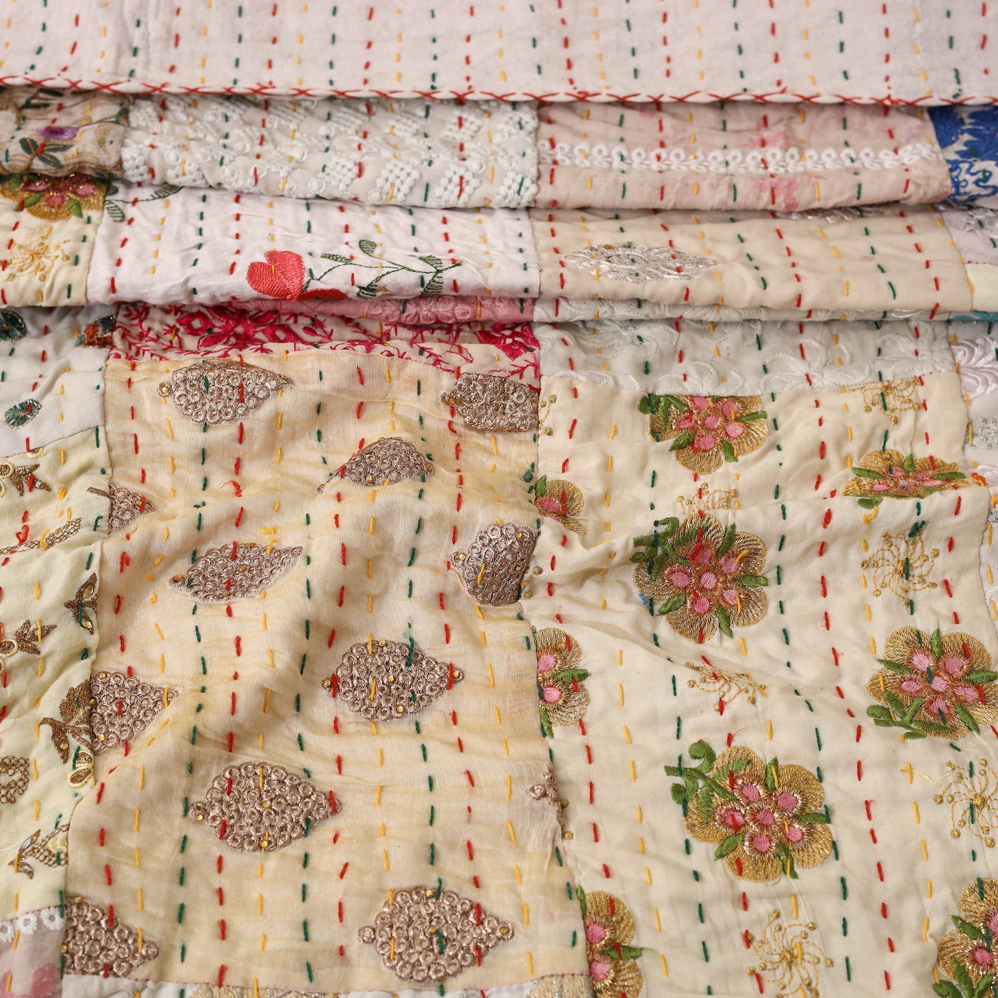 Khambadiya tagai patchwork quilt / gudri / blanket (108 x