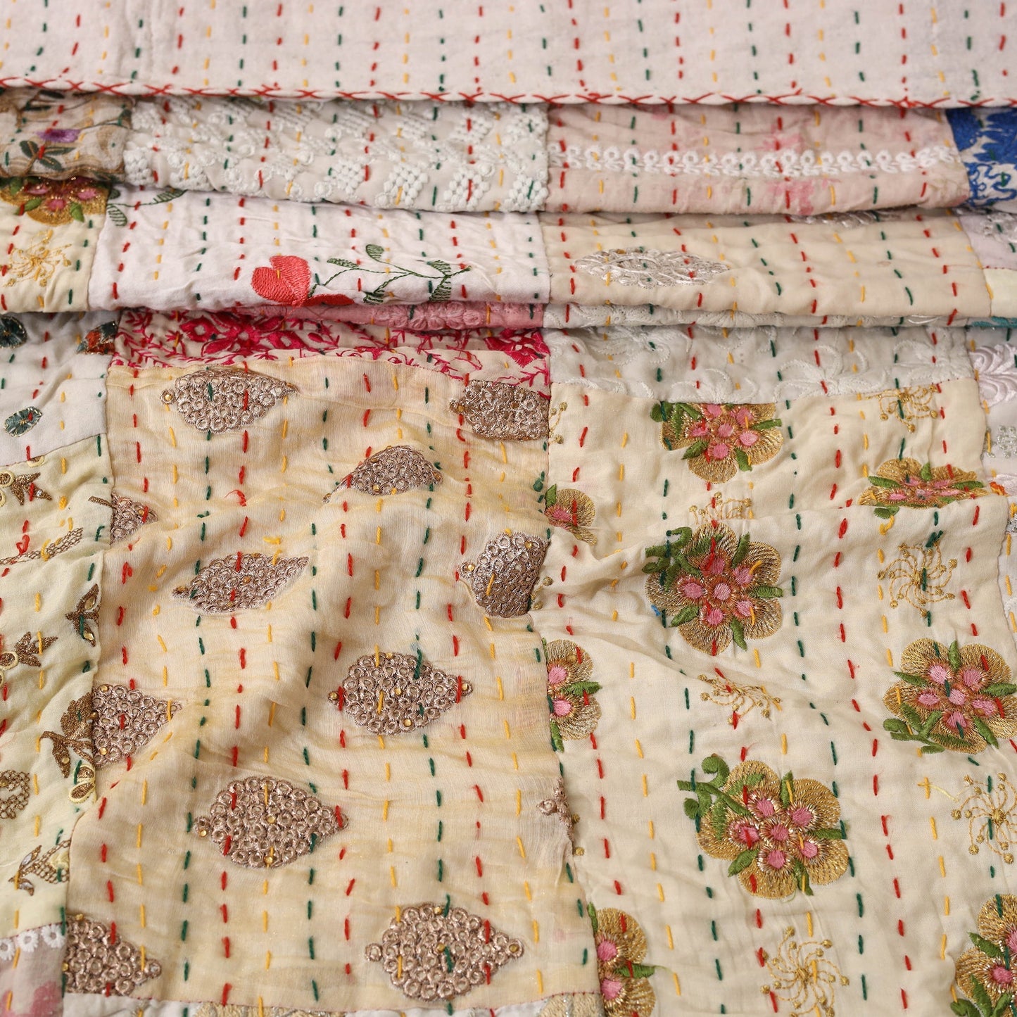 Khambadiya tagai patchwork quilt / gudri / blanket (108 x