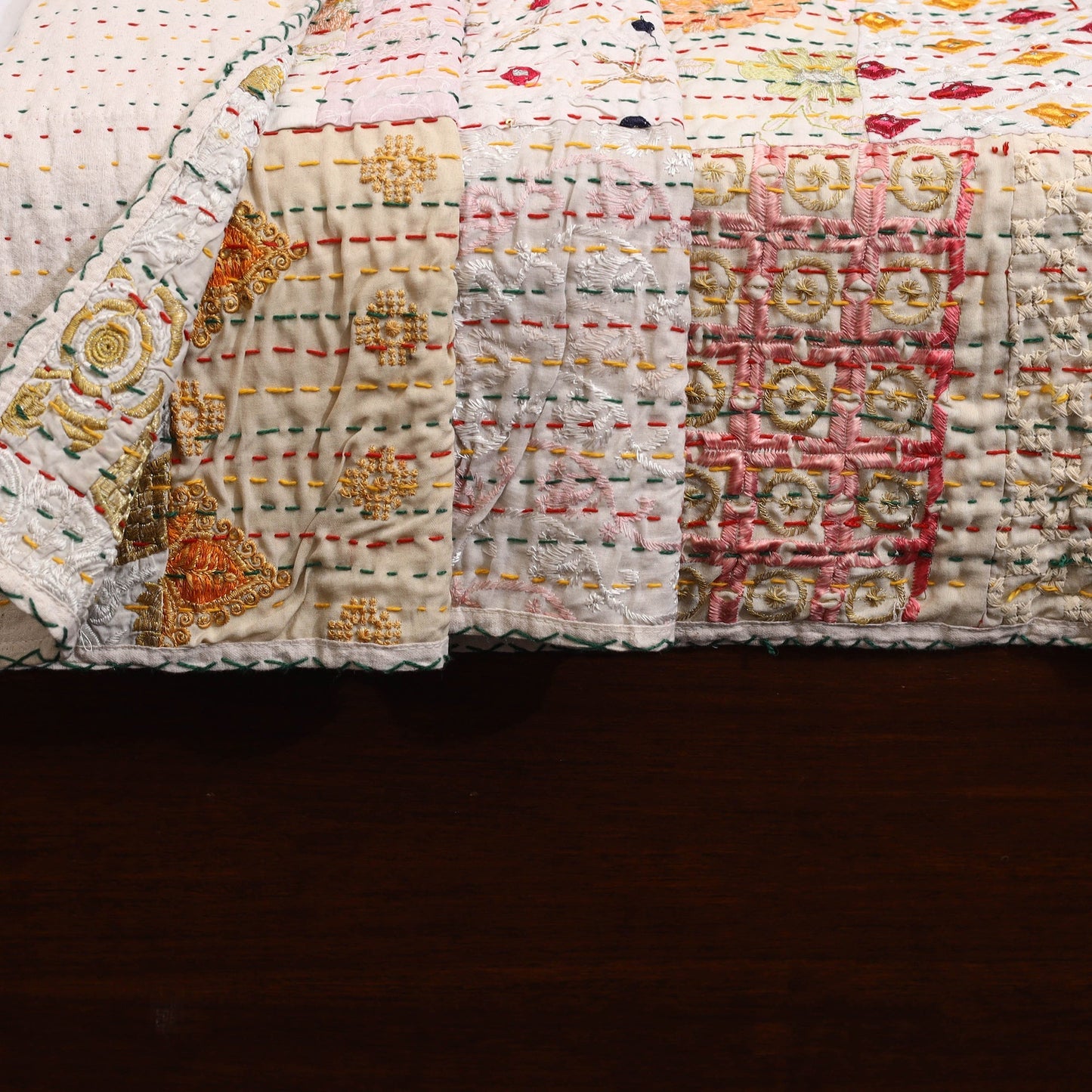 Khambadiya tagai patchwork quilt / gudri / blanket (108 x