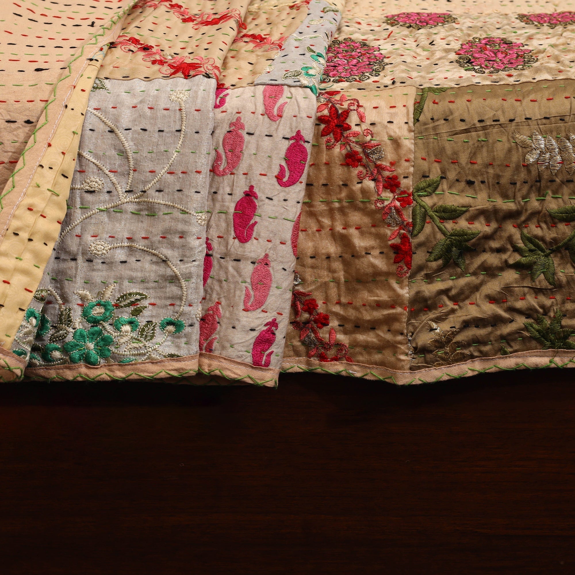 Khambadiya tagai patchwork quilt / gudri / blanket (108 x