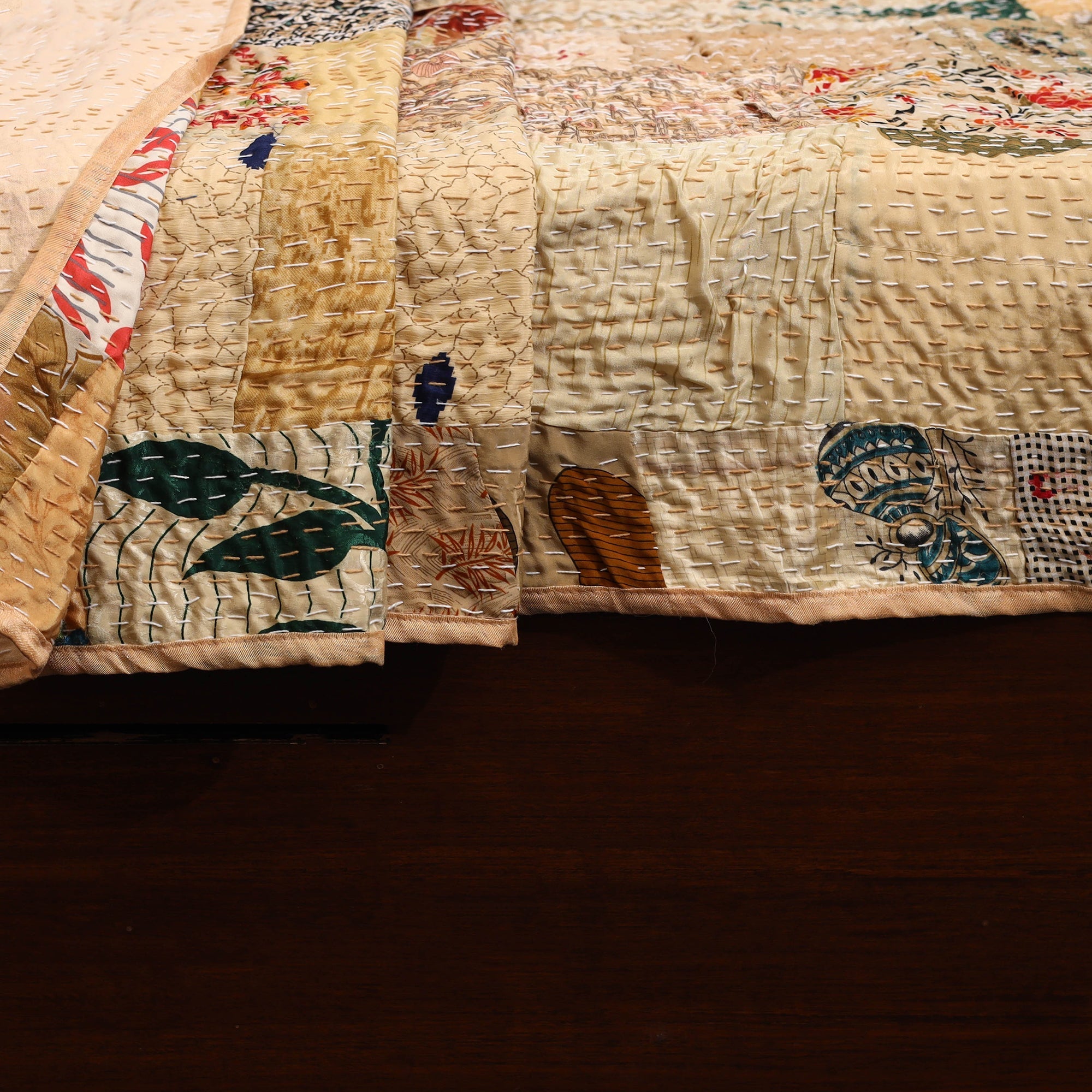 Khambadiya tagai patchwork quilt / gudri / blanket (109 x