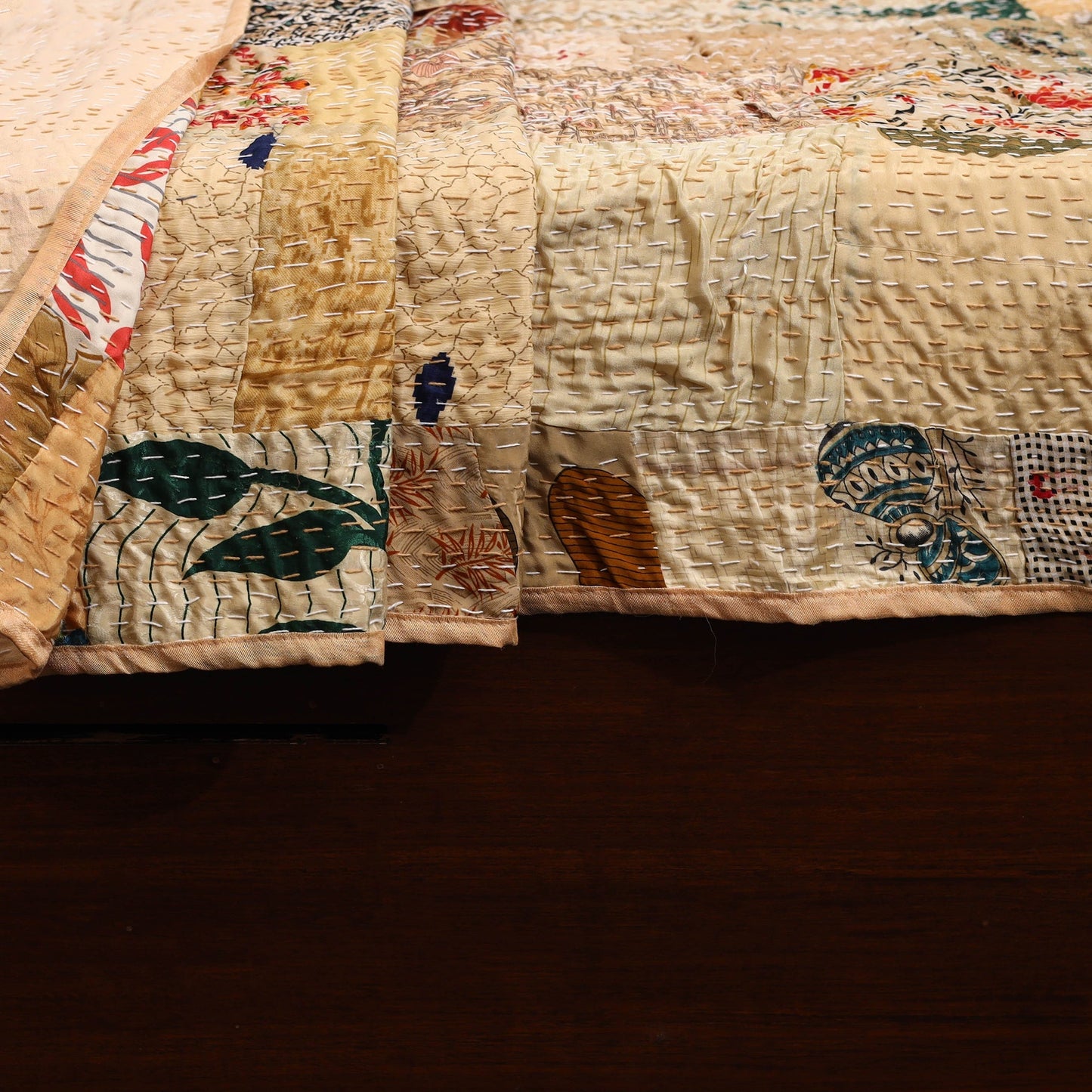 Khambadiya tagai patchwork quilt / gudri / blanket (109 x