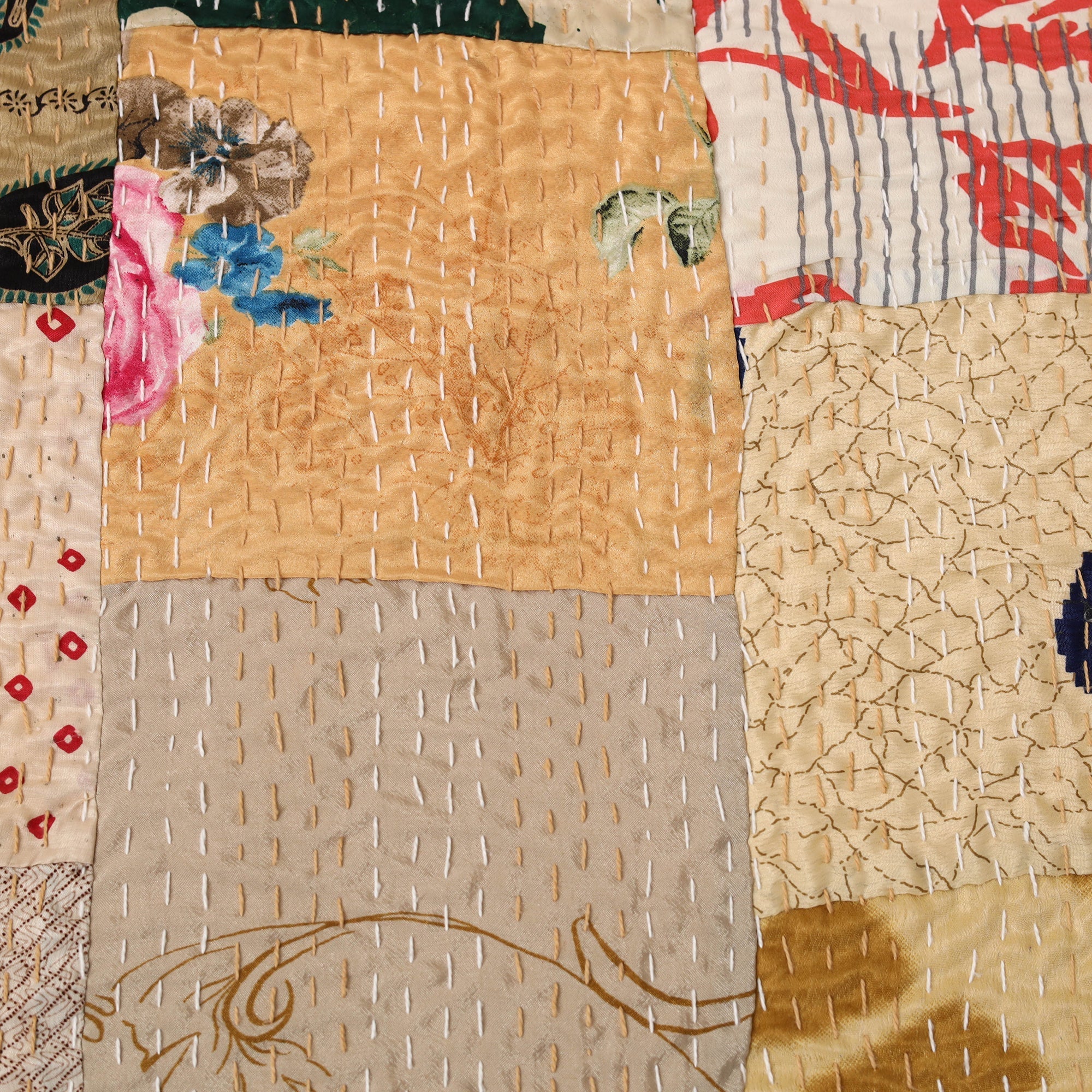 Khambadiya tagai patchwork quilt / gudri / blanket (109 x