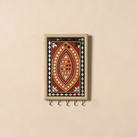 Kutch mud mirror work lippan art key holder (9 x 6 in) 31