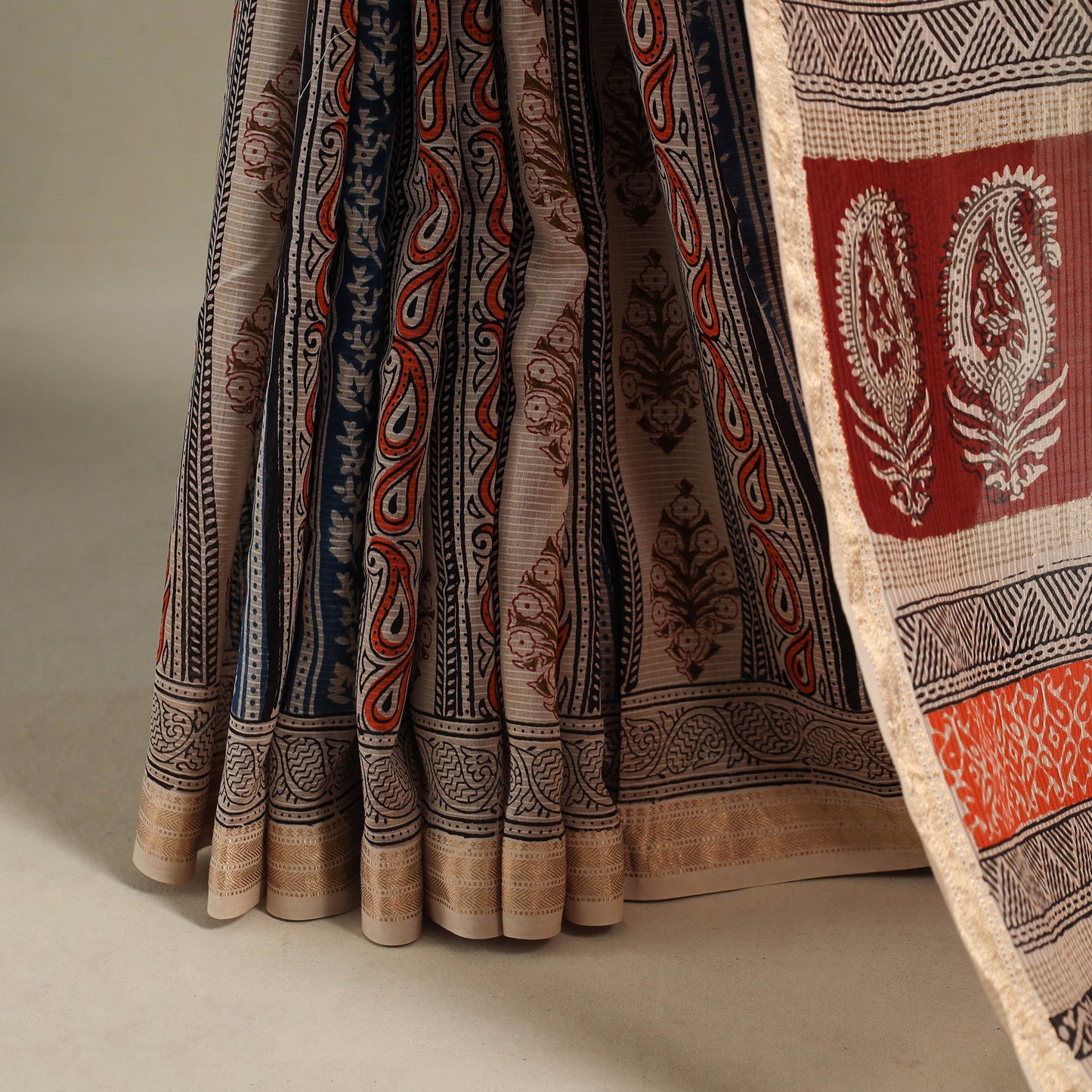 Beige - handloom maheshwari silk bagh saree 03 - handcrafted