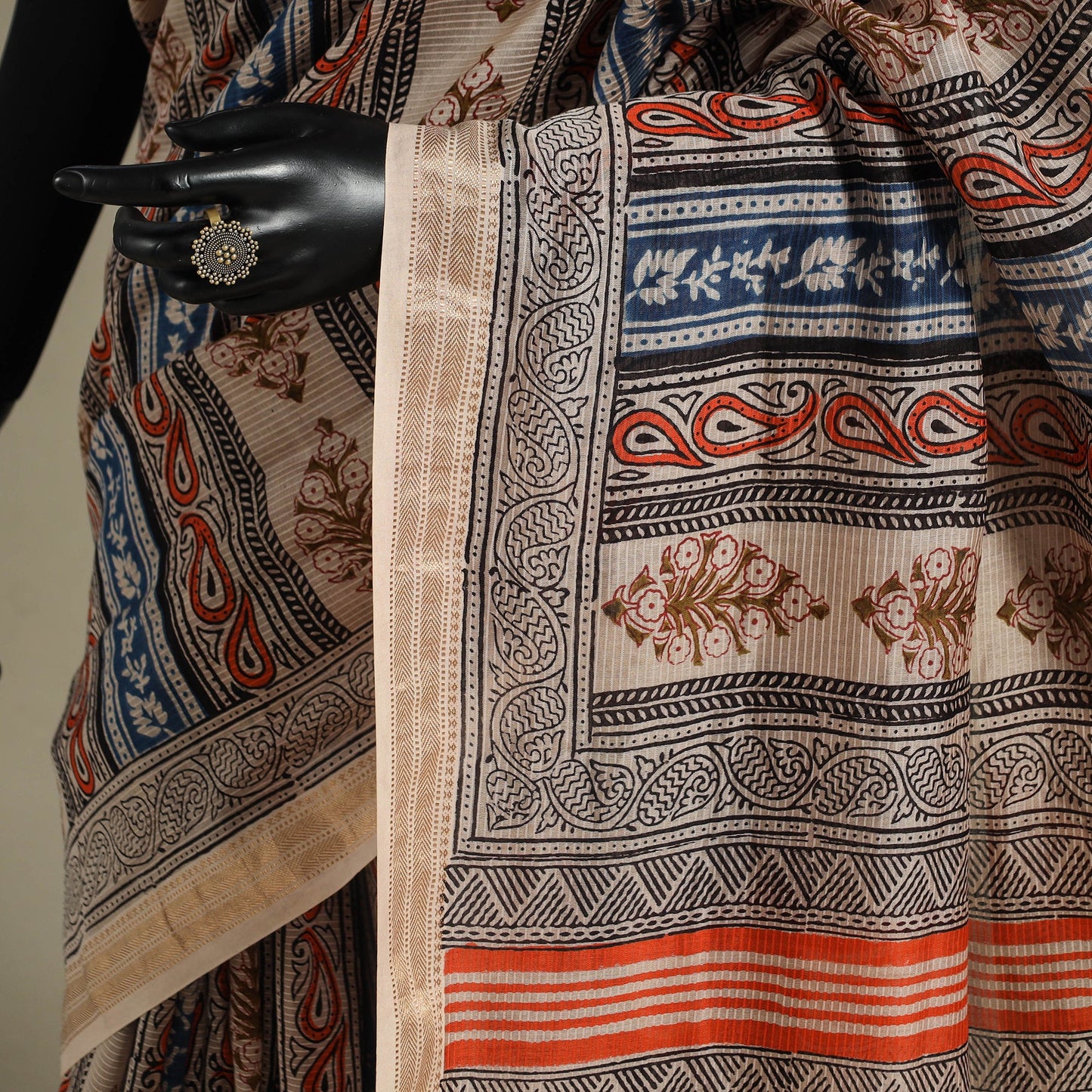 Beige - handloom maheshwari silk bagh saree 03 - handcrafted