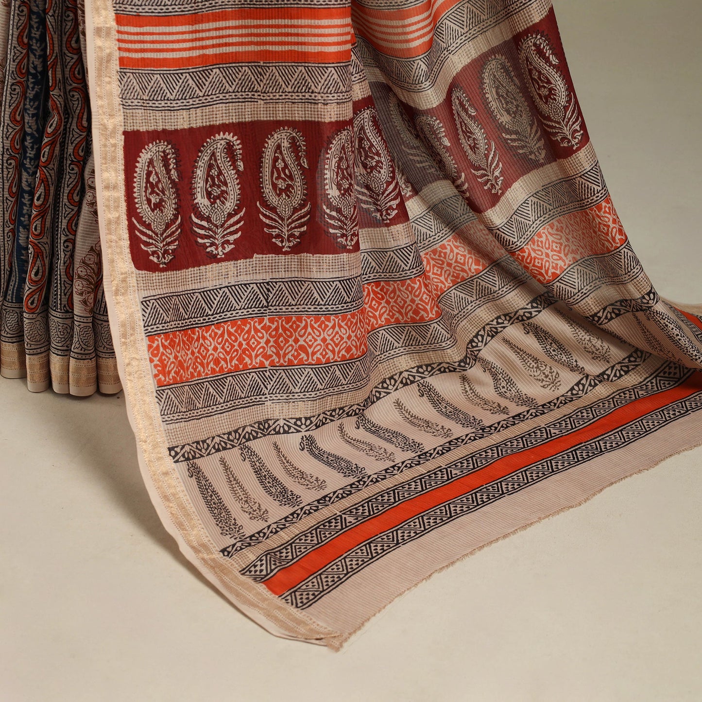 Beige - handloom maheshwari silk bagh saree 03 - handcrafted