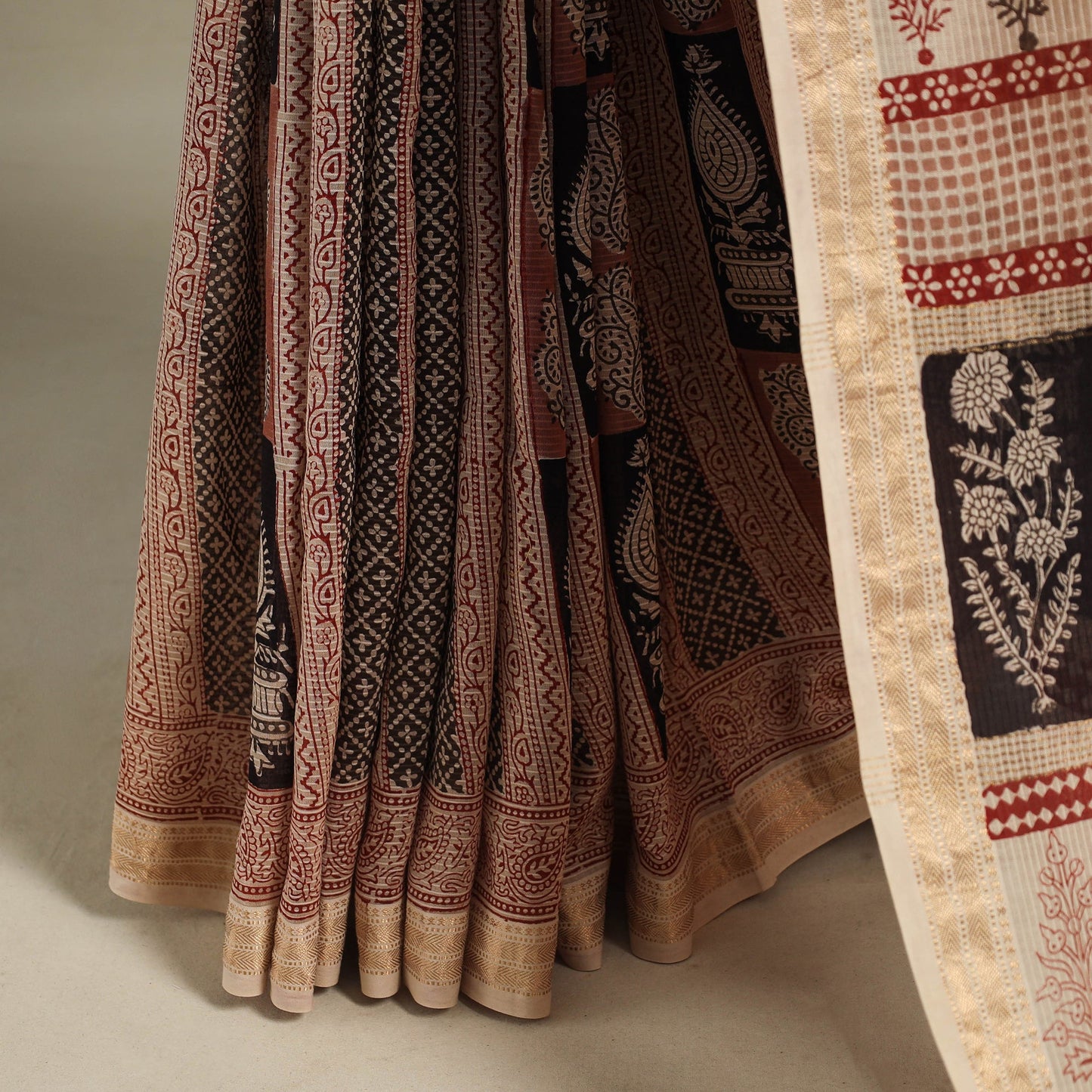 Beige - handloom maheshwari silk bagh saree 06 - handcrafted