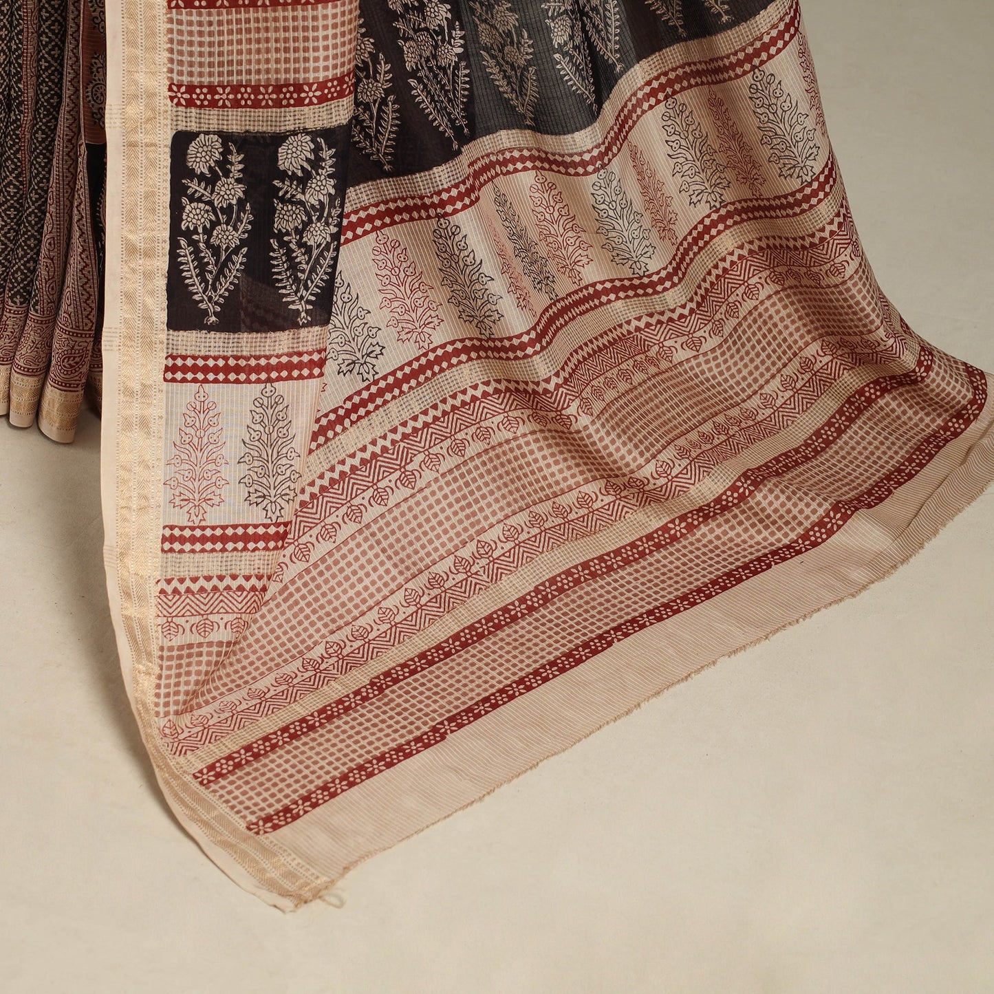 Beige - handloom maheshwari silk bagh saree 06 - handcrafted