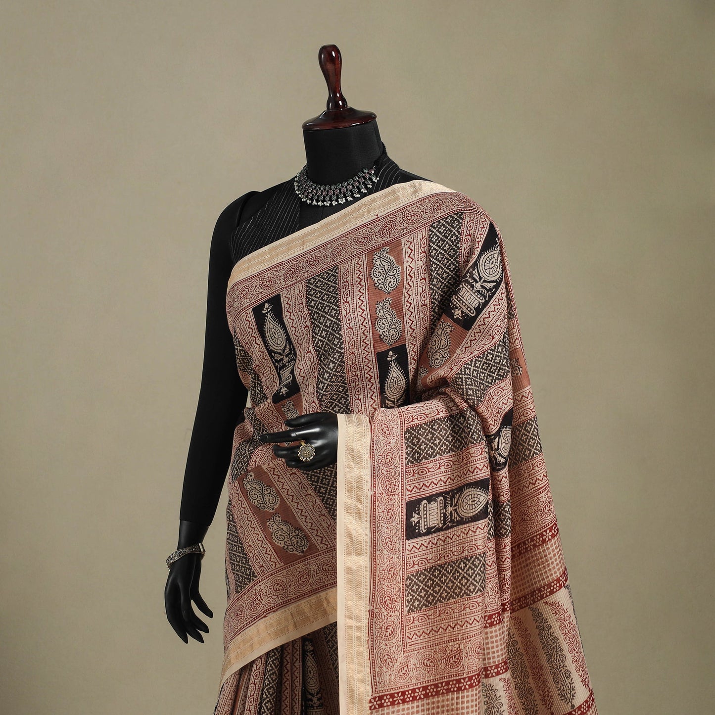 Beige - handloom maheshwari silk bagh saree 06 - handcrafted
