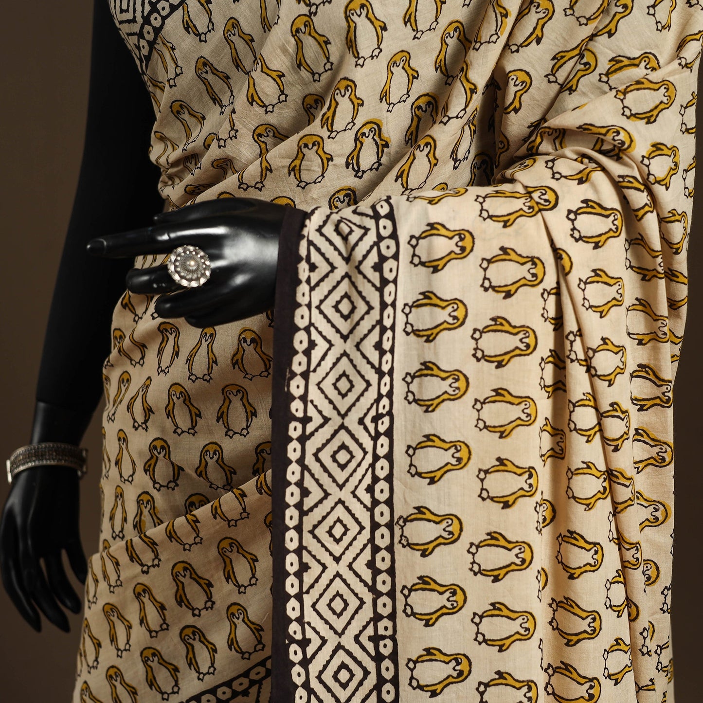 Beige - mul cotton hand bagru saree 11 - handcrafted