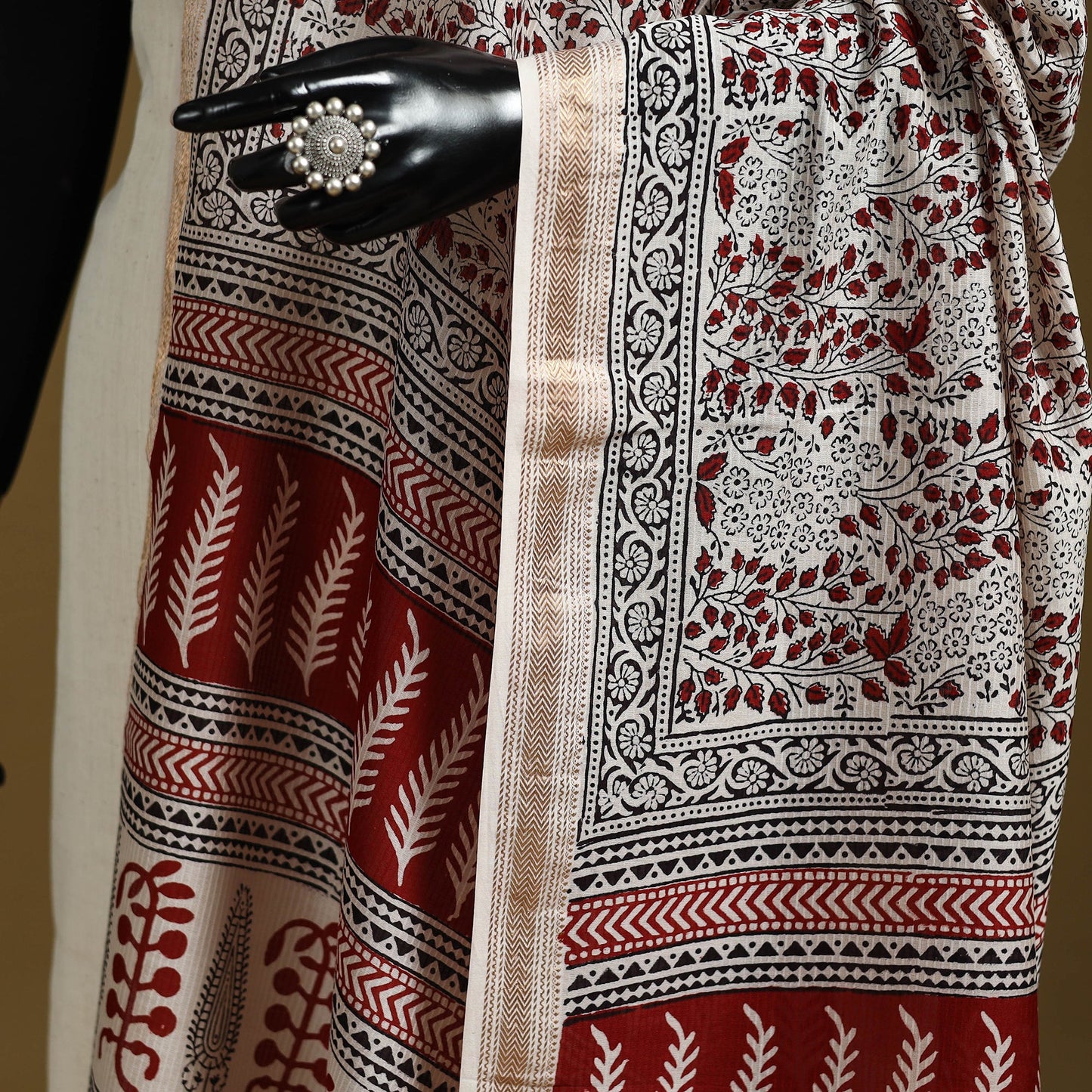 Beige - natural dyed maheshwari silk bagh dupatta 01