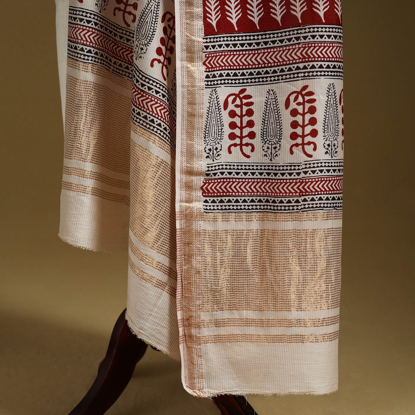 Beige - natural dyed maheshwari silk bagh dupatta 01