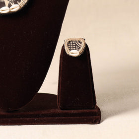 Beige Shell Work Fabart Jute Necklace Set