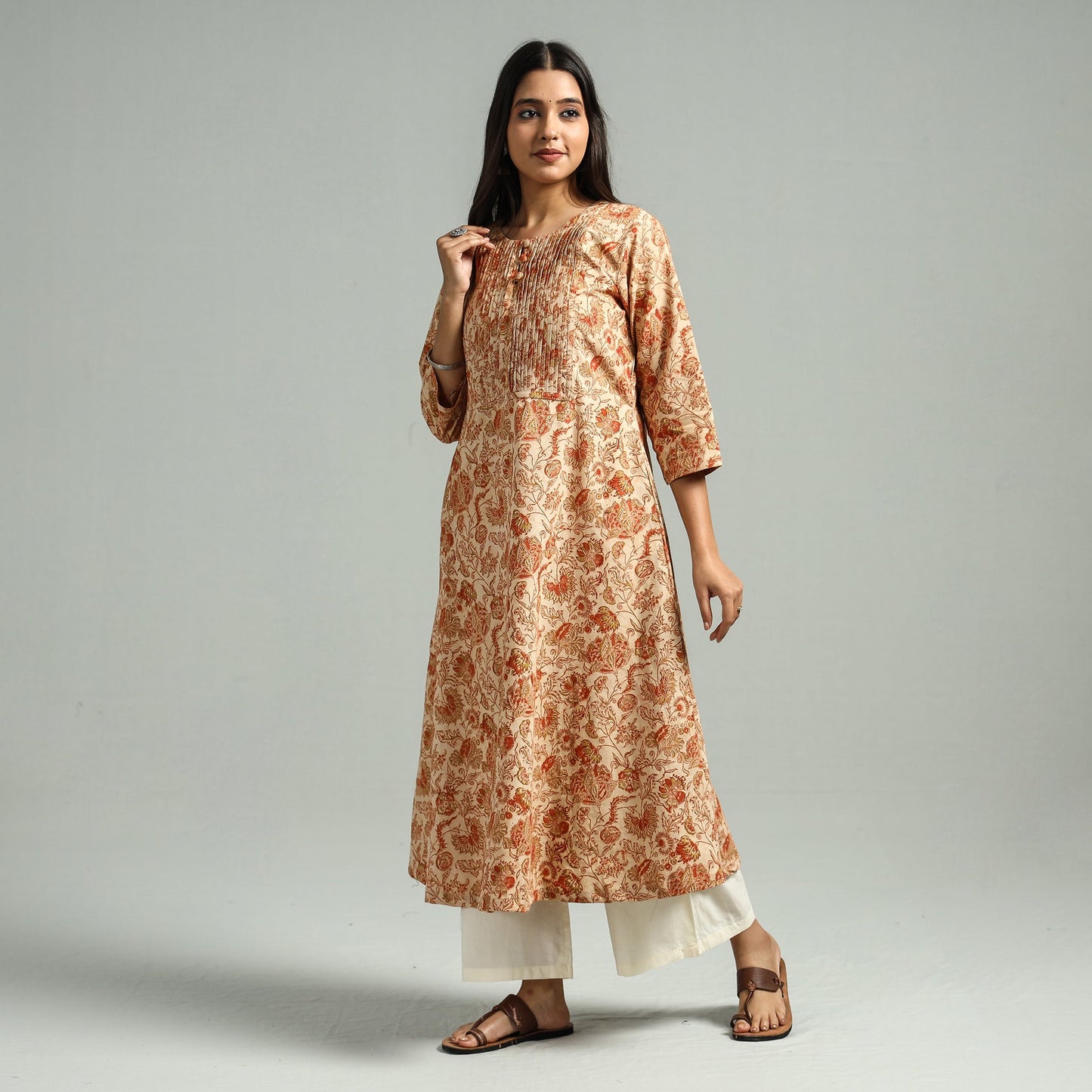 Buy Pedana Kalamkari Hand Block Printed Cotton Pintuck Kurta Online at iTokri.com