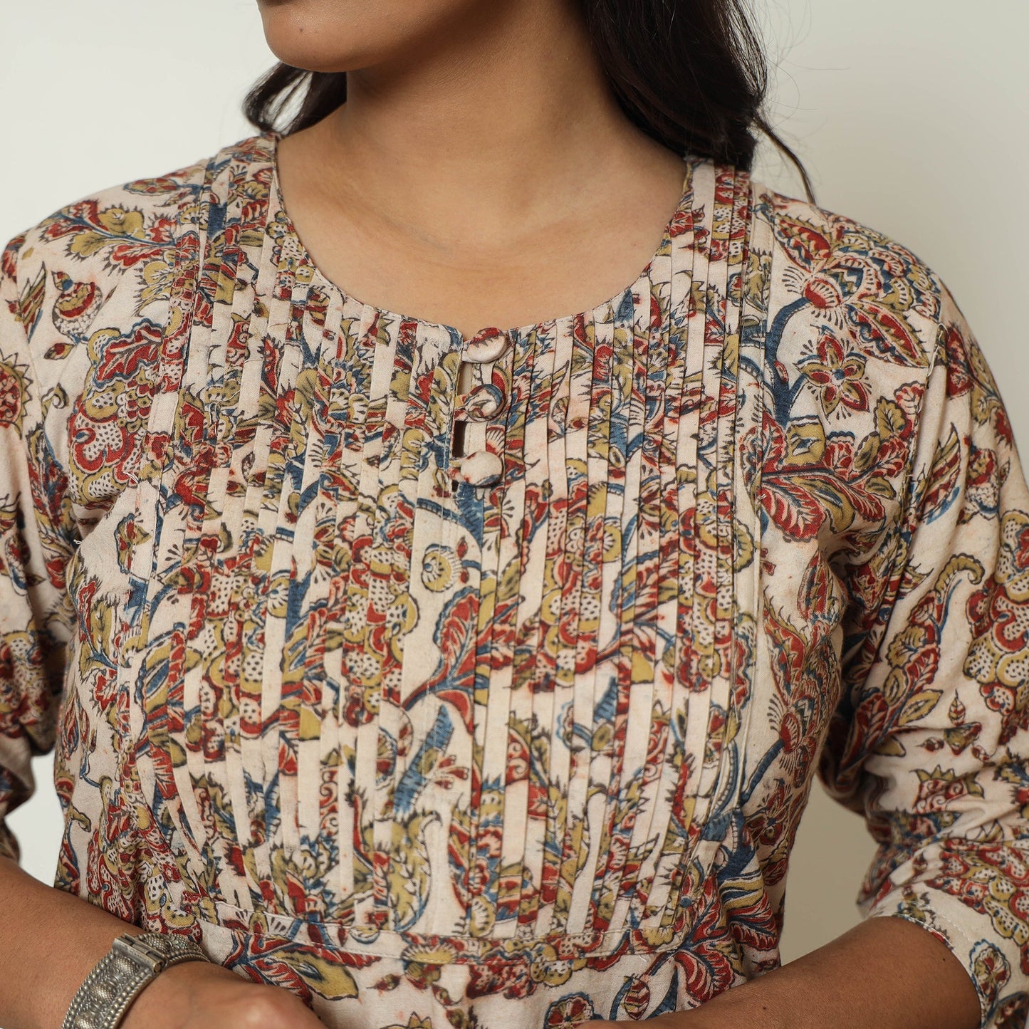 Buy Pedana Kalamkari Hand Block Printed Cotton Pintuck Kurta 59 Online at iTokri.com