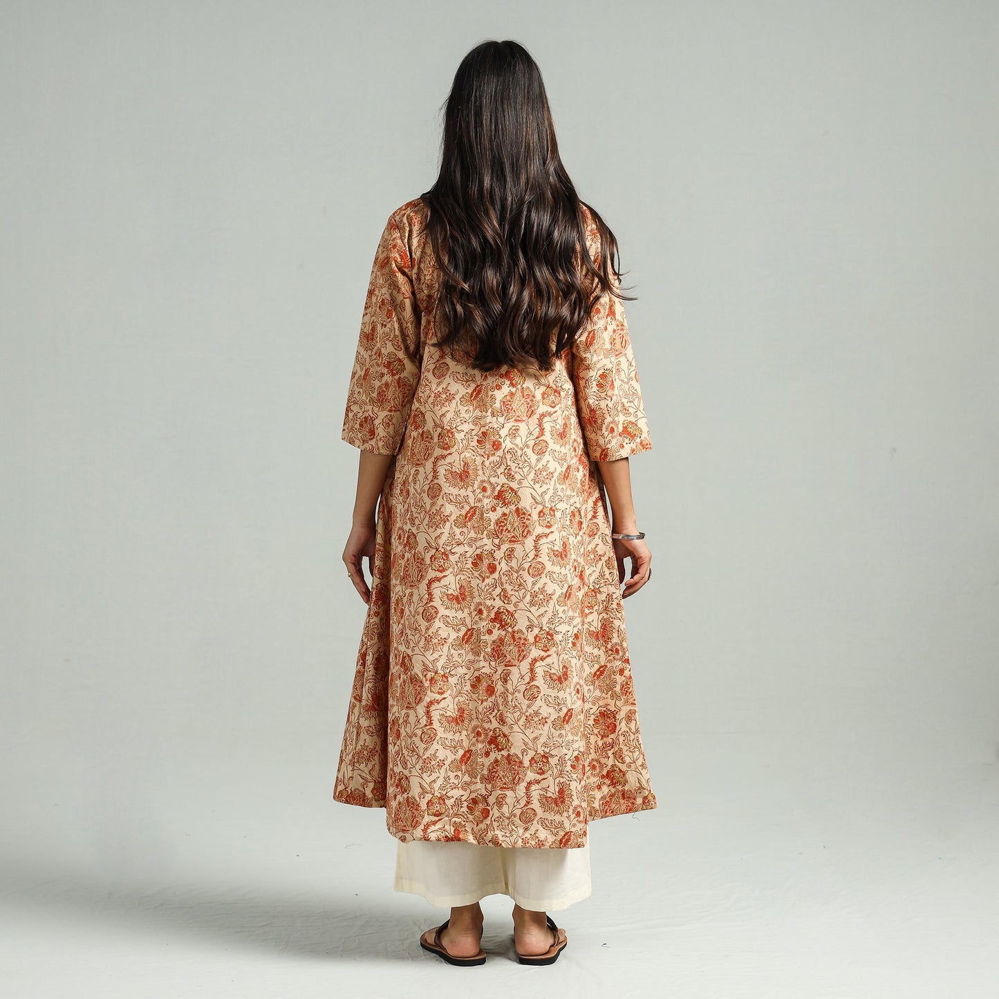 Buy Pedana Kalamkari Hand Block Printed Cotton Pintuck Kurta Online at iTokri.com