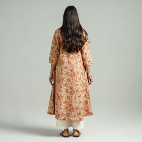 Buy Pedana Kalamkari Hand Block Printed Cotton Pintuck Kurta Online at iTokri.com