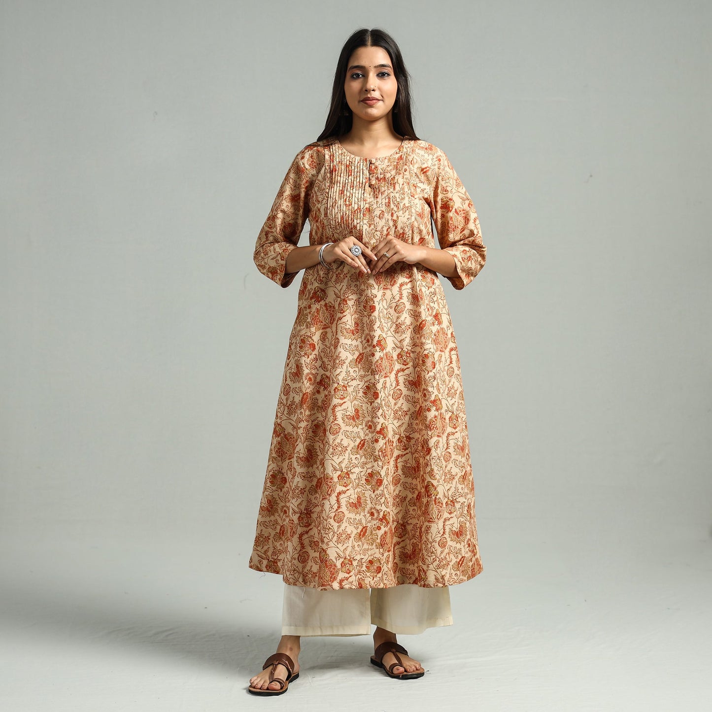 Buy Pedana Kalamkari Hand Block Printed Cotton Pintuck Kurta Online at iTokri.com