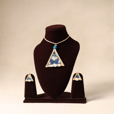 Beige Shell Work Fabart Jute Necklace Set