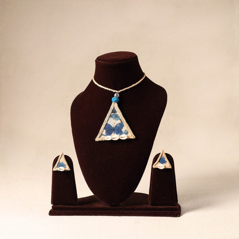 Beige Shell Work Fabart Jute Necklace Set