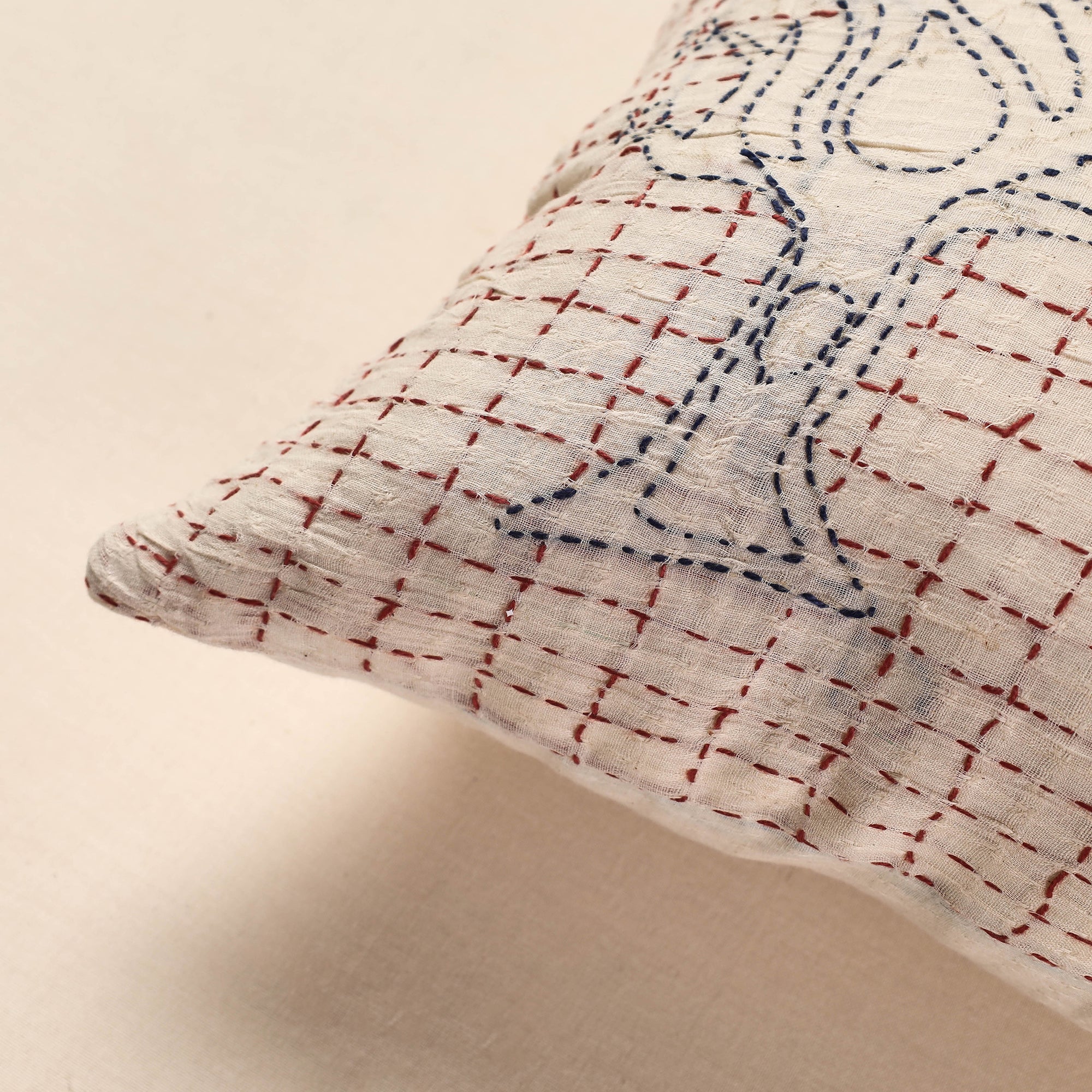  Tagai Work Cotton Cushion Cover (16 x 16 in) 