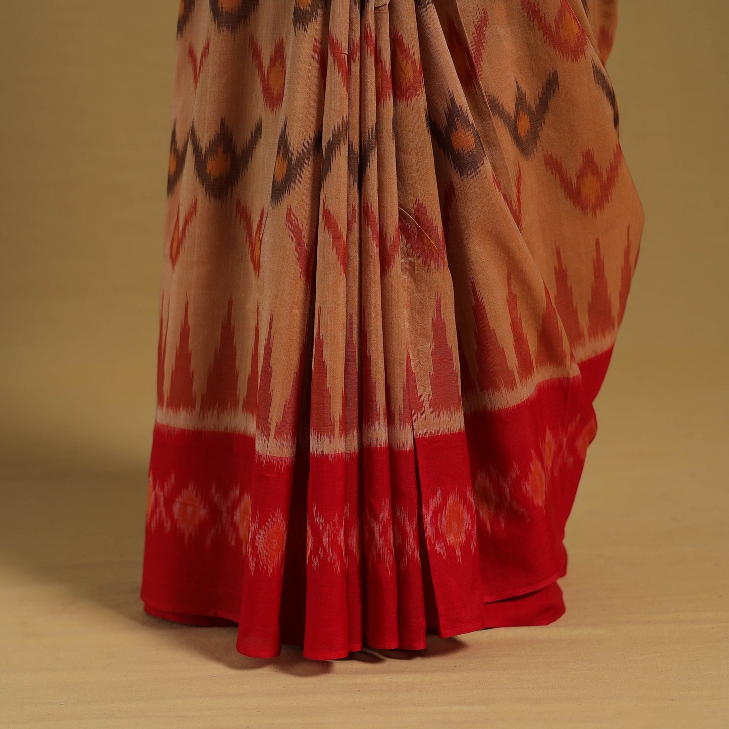 Beige Telia Rumal Handloom Cotton Pochampally Double Ikat Saree