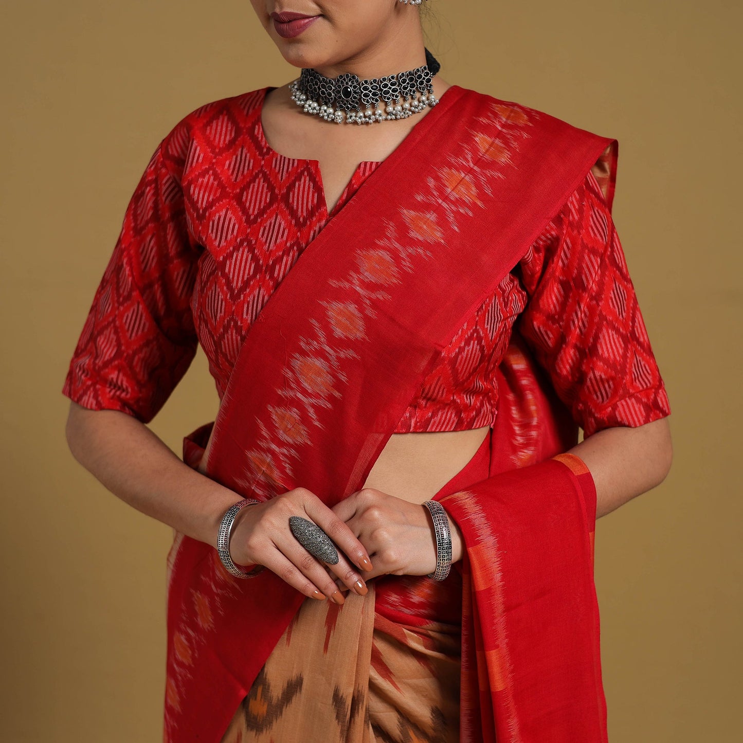 Beige Telia Rumal Handloom Cotton Pochampally Double Ikat Saree