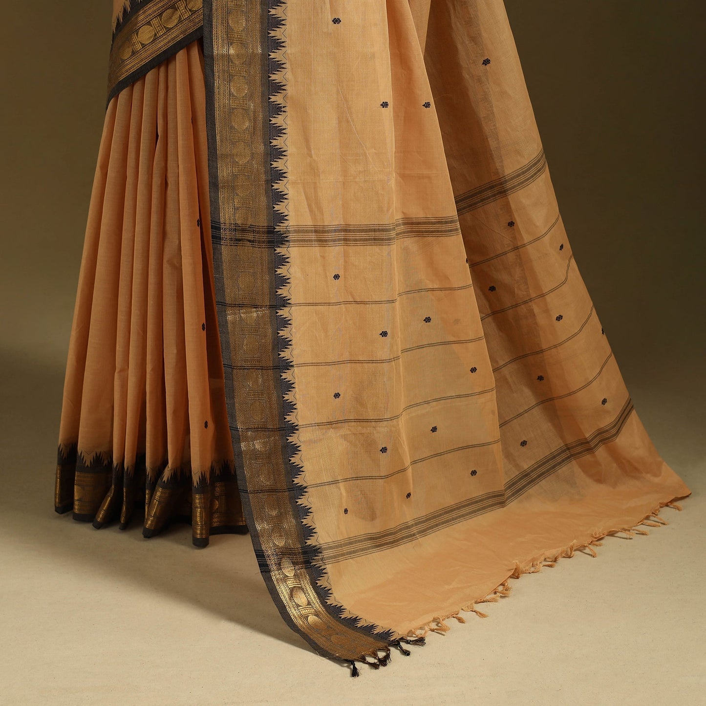 Thread buti cotton kanchipuram saree with border 22