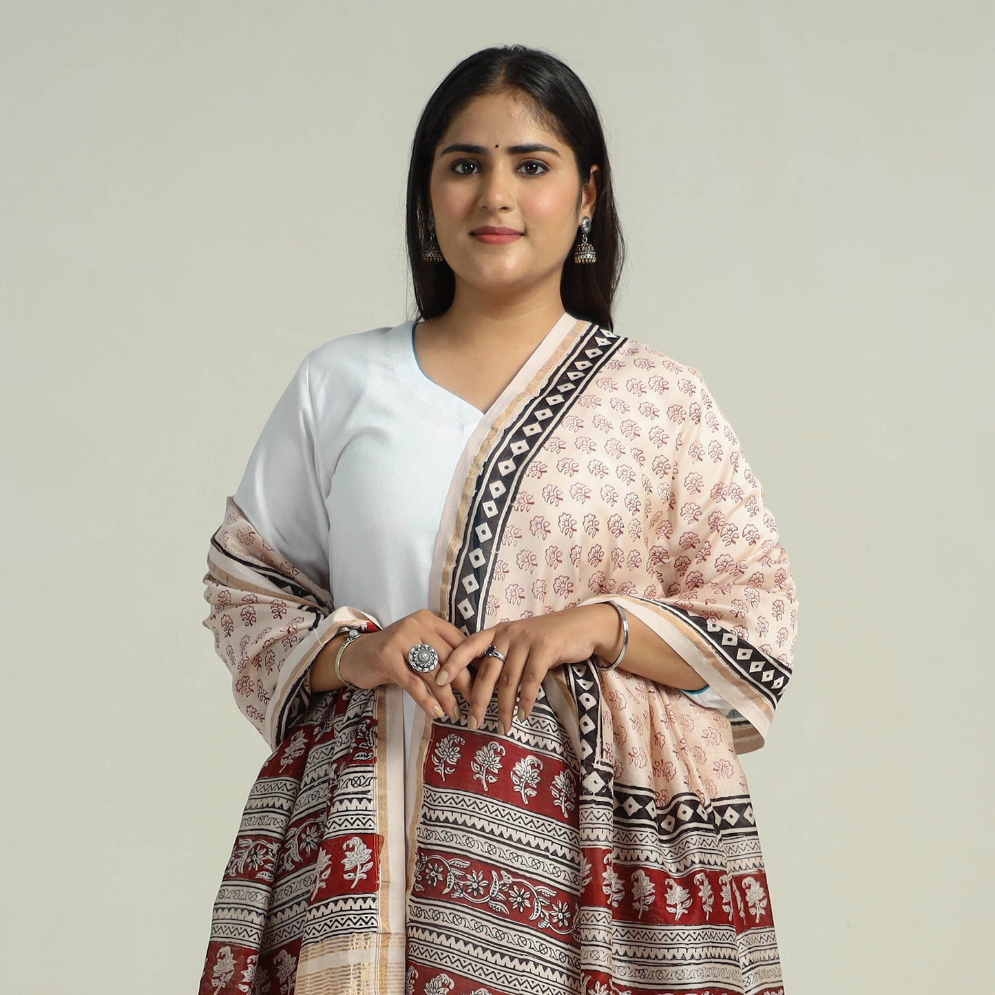 Beige - traditional maheshwari silk bagh dupatta 18