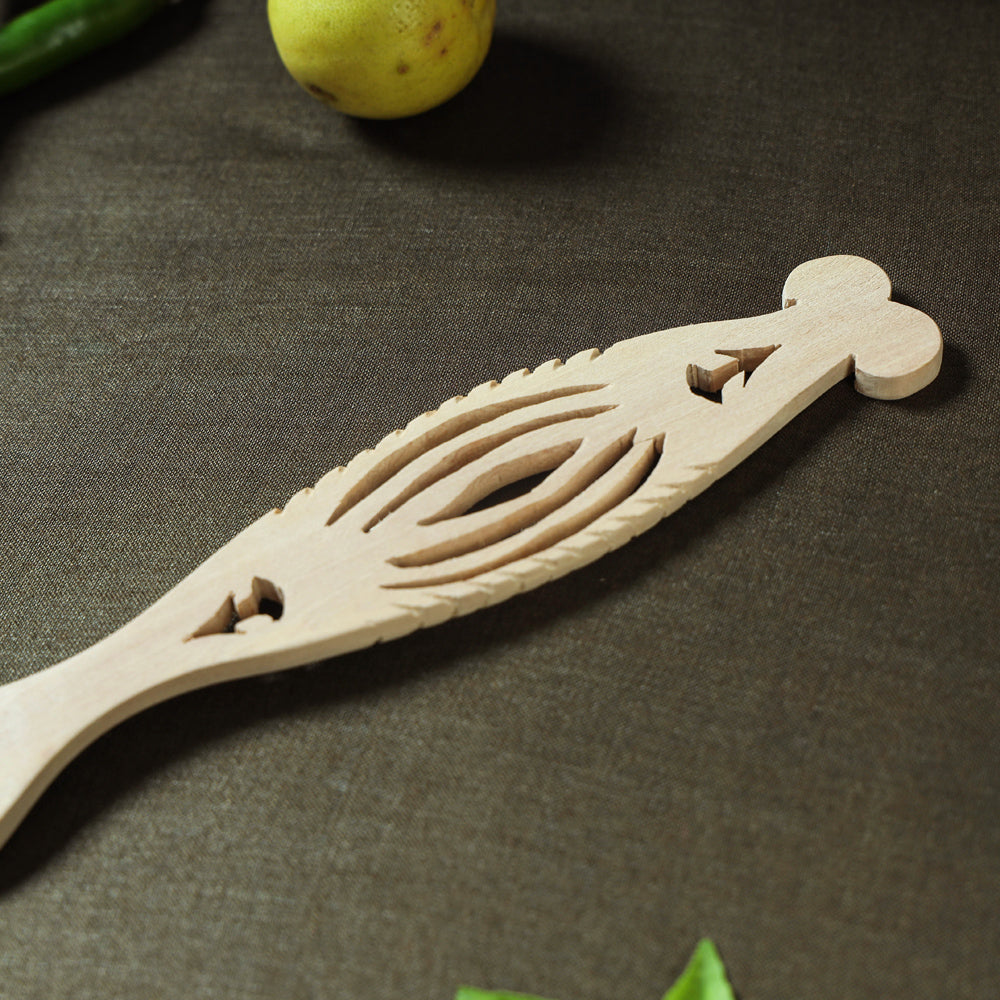  Handmade Udayagiri Beige Wooden Serving Kajur Fork 05