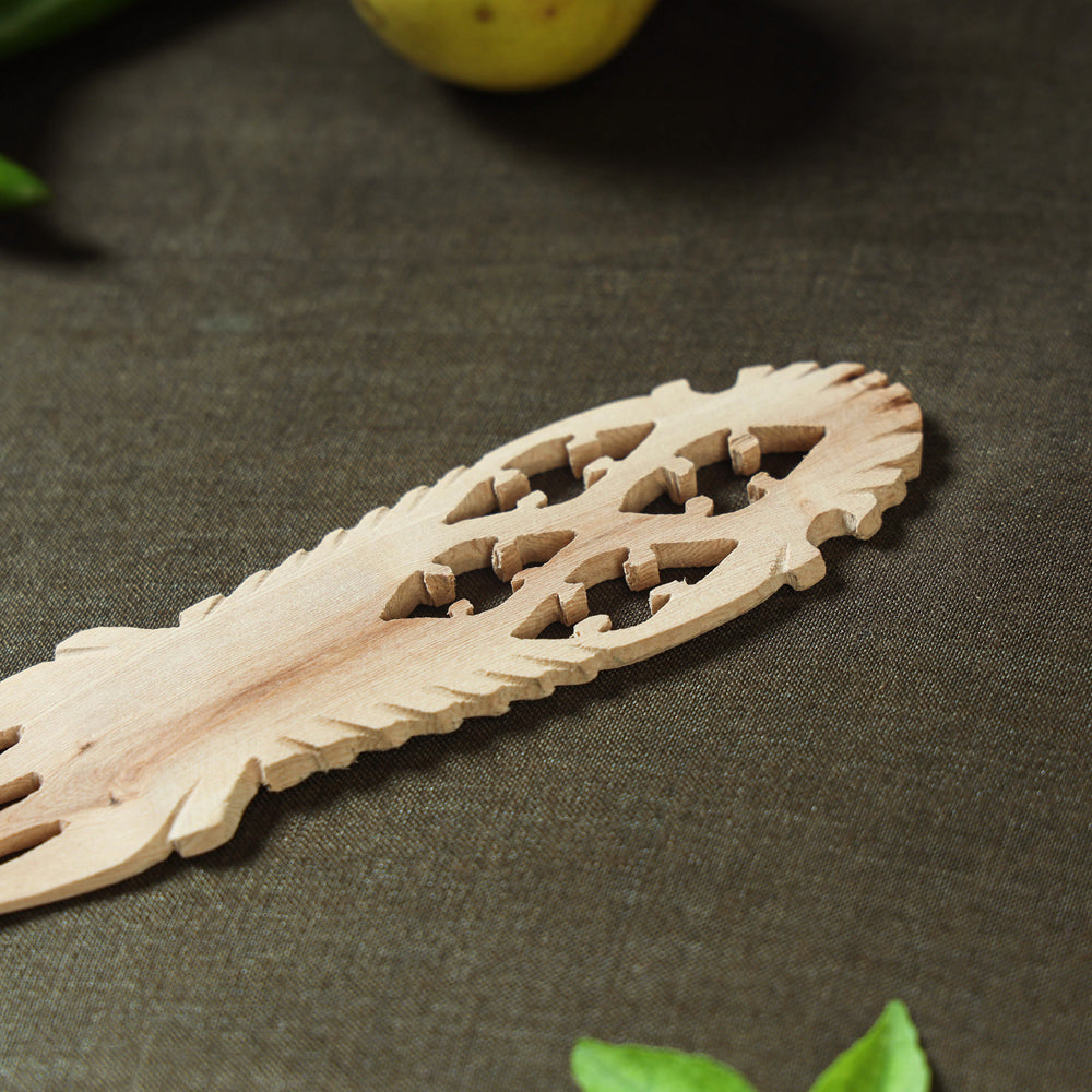  Handmade Udayagiri Beige Wooden Serving Kajur Fork 09