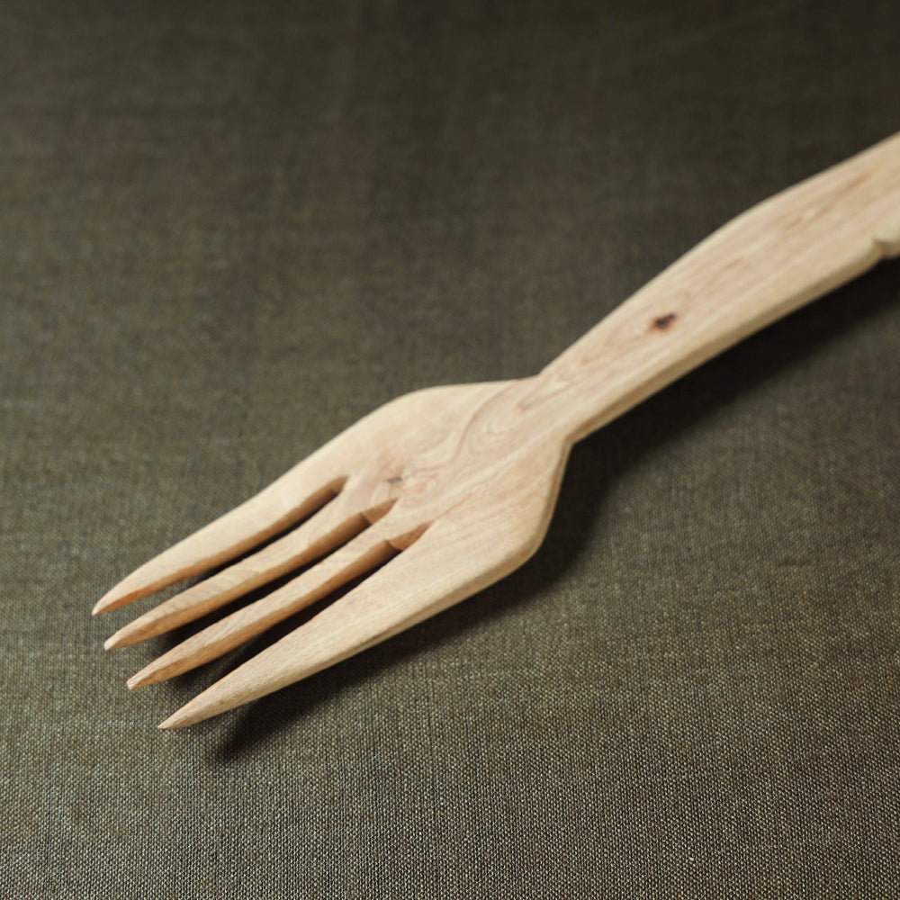  Handmade Udayagiri Beige Wooden Serving Kajur Fork 04