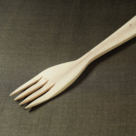  Handmade Udayagiri Beige Wooden Serving Kajur Fork 02