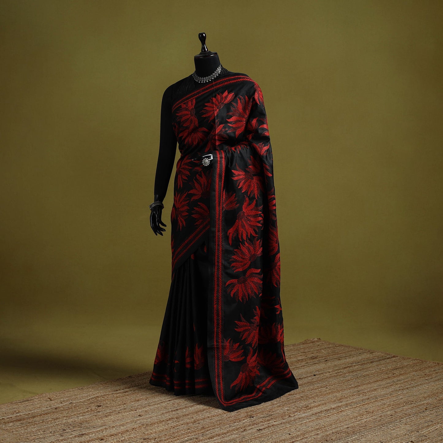 Bengal hand embroidery bangalore silk handloom kantha saree