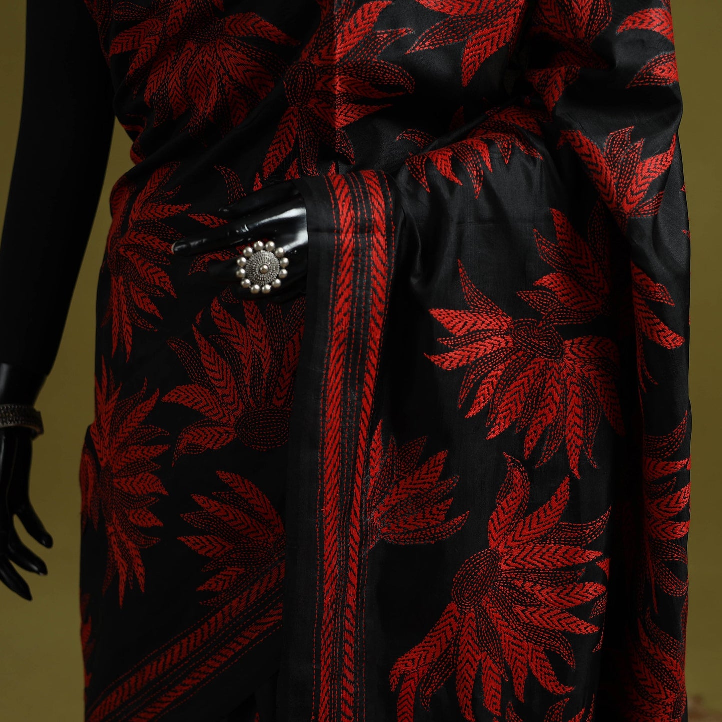 Bengal hand embroidery bangalore silk handloom kantha saree