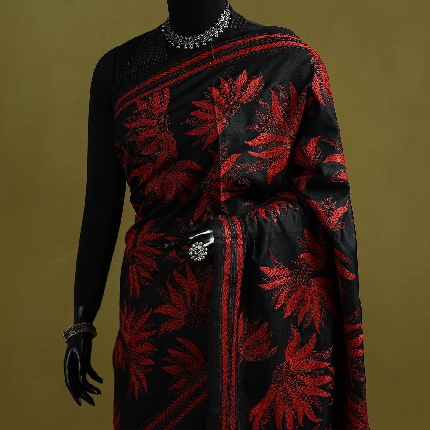 Bengal hand embroidery bangalore silk handloom kantha saree