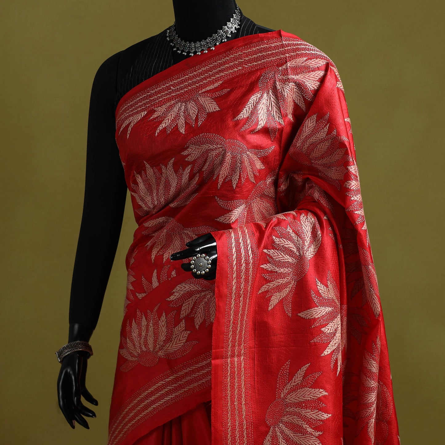 Bengal hand embroidery bangalore silk handloom kantha saree