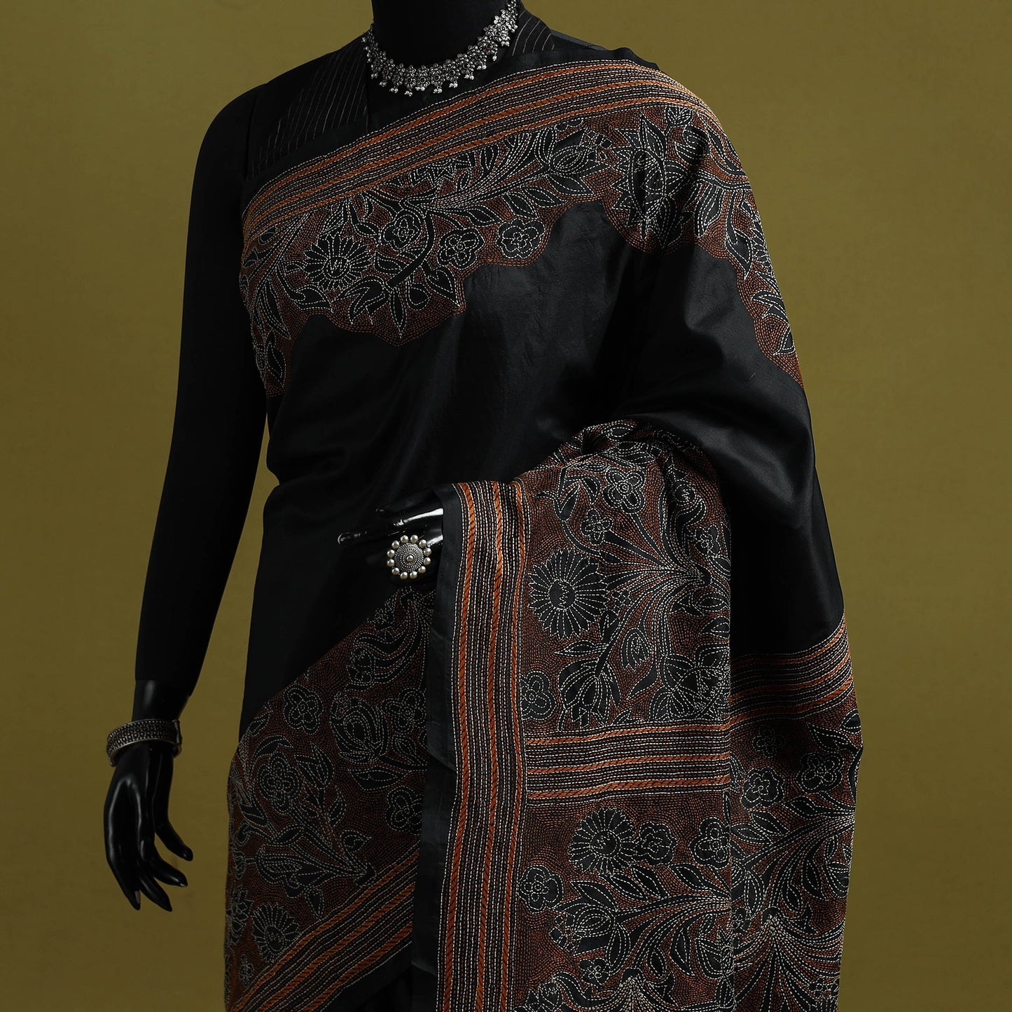 Bengal hand embroidery bangalore silk handloom kantha saree