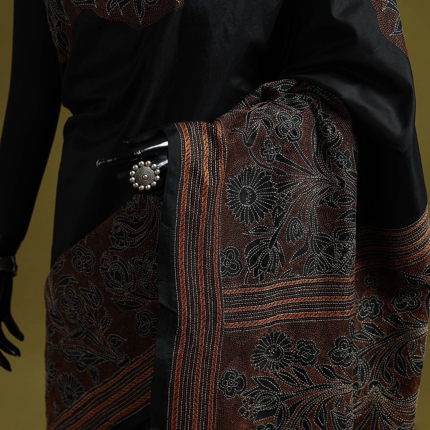 Bengal hand embroidery bangalore silk handloom kantha saree