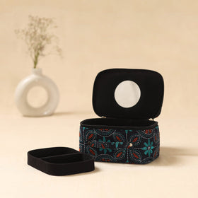 Bengal kantha work handcrafted jewellery box with mirror 04