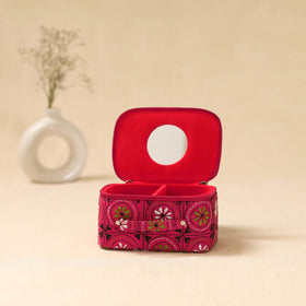Bengal kantha work handcrafted jewellery box with mirror 05