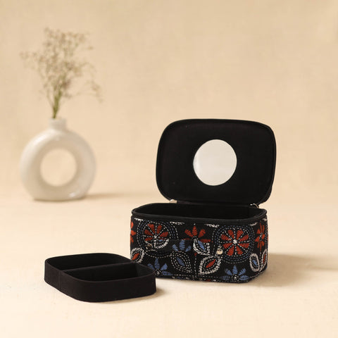 Bengal kantha work handcrafted jewellery box with mirror 06
