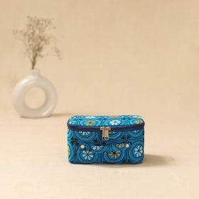 Bengal kantha work handcrafted jewellery box with mirror 09