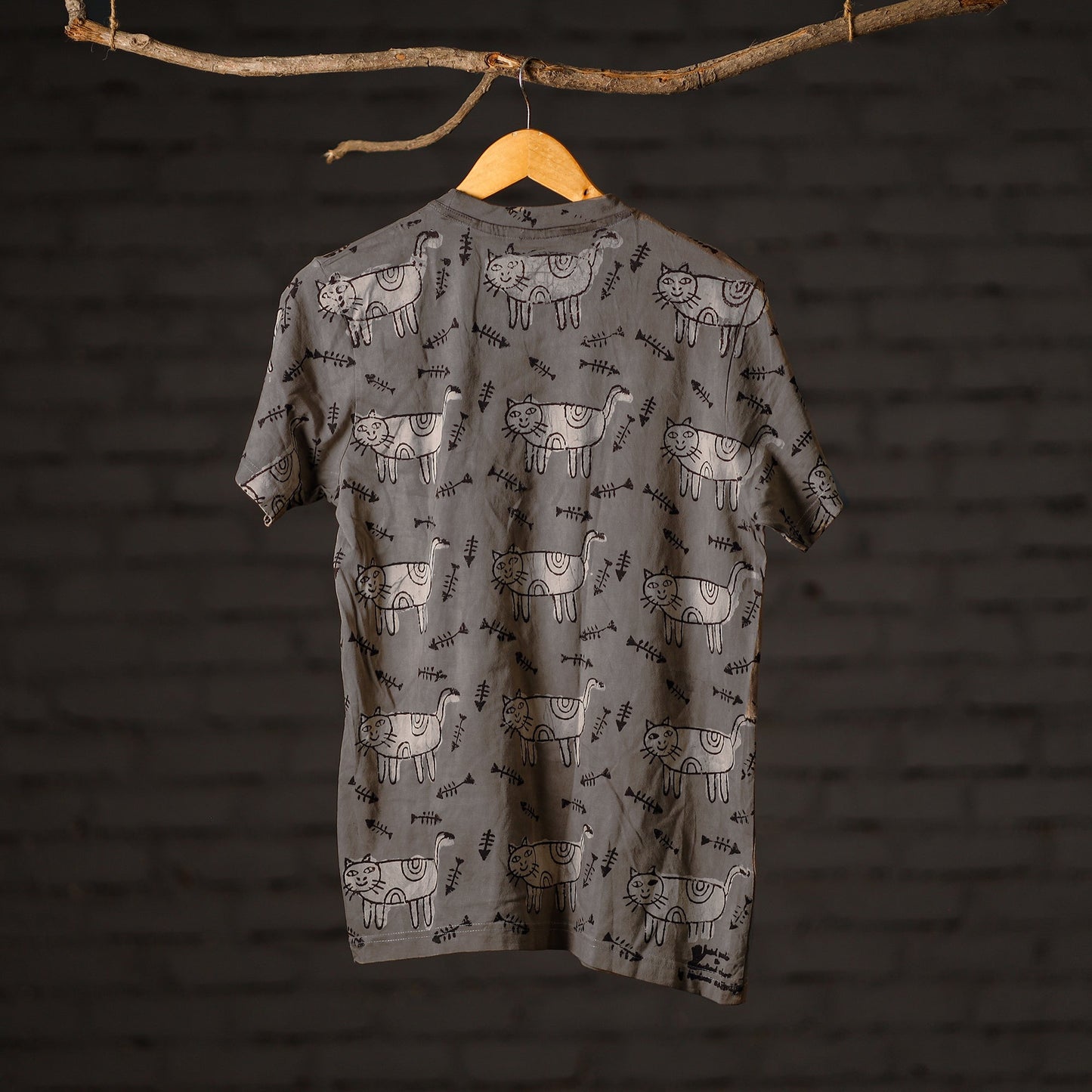 Buy Block Art Prints Natural Dyed Cotton Unisex Round Neck T-shirt Online at iTokri.com