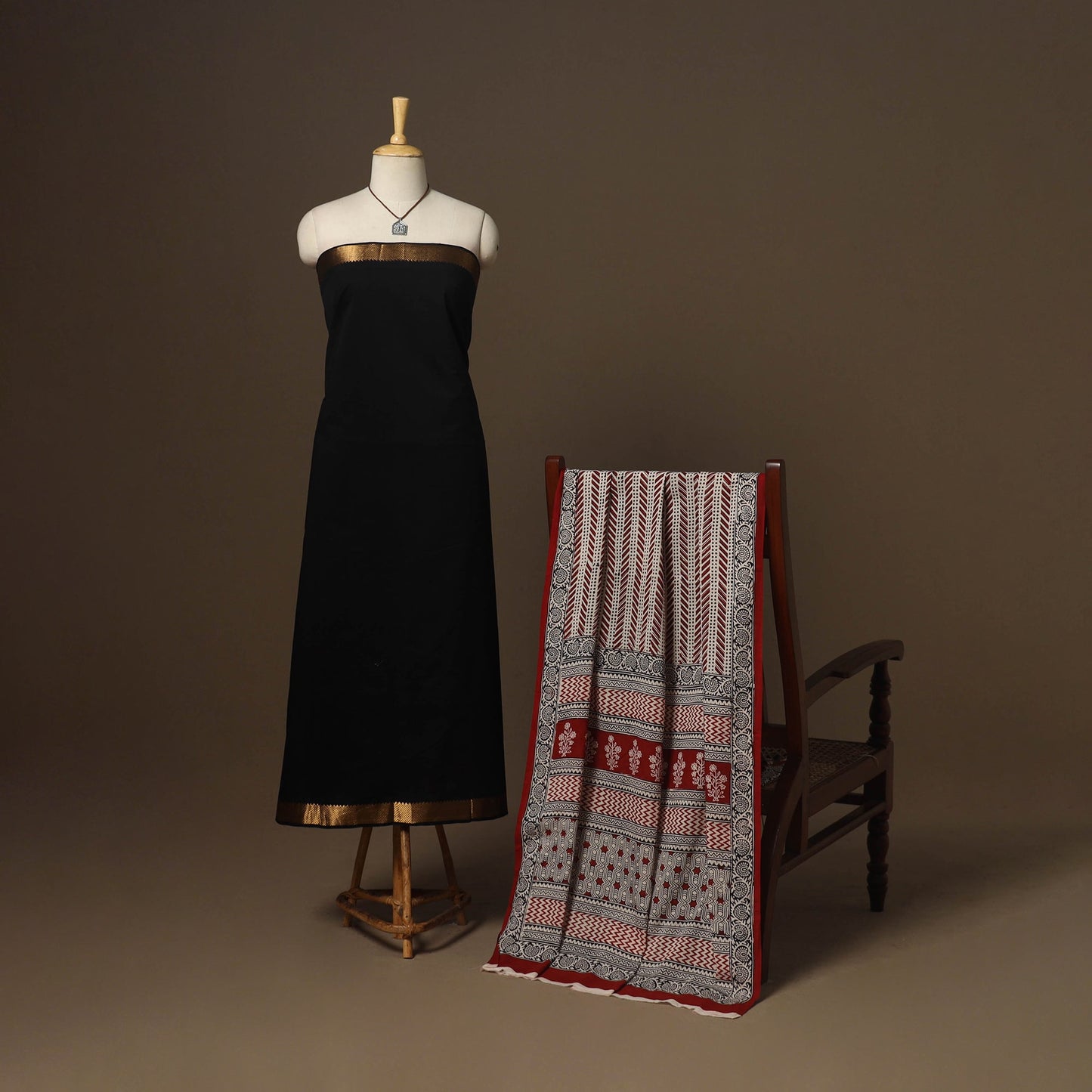 Black - 2pc handloom cotton unstitched mangalagiri dress