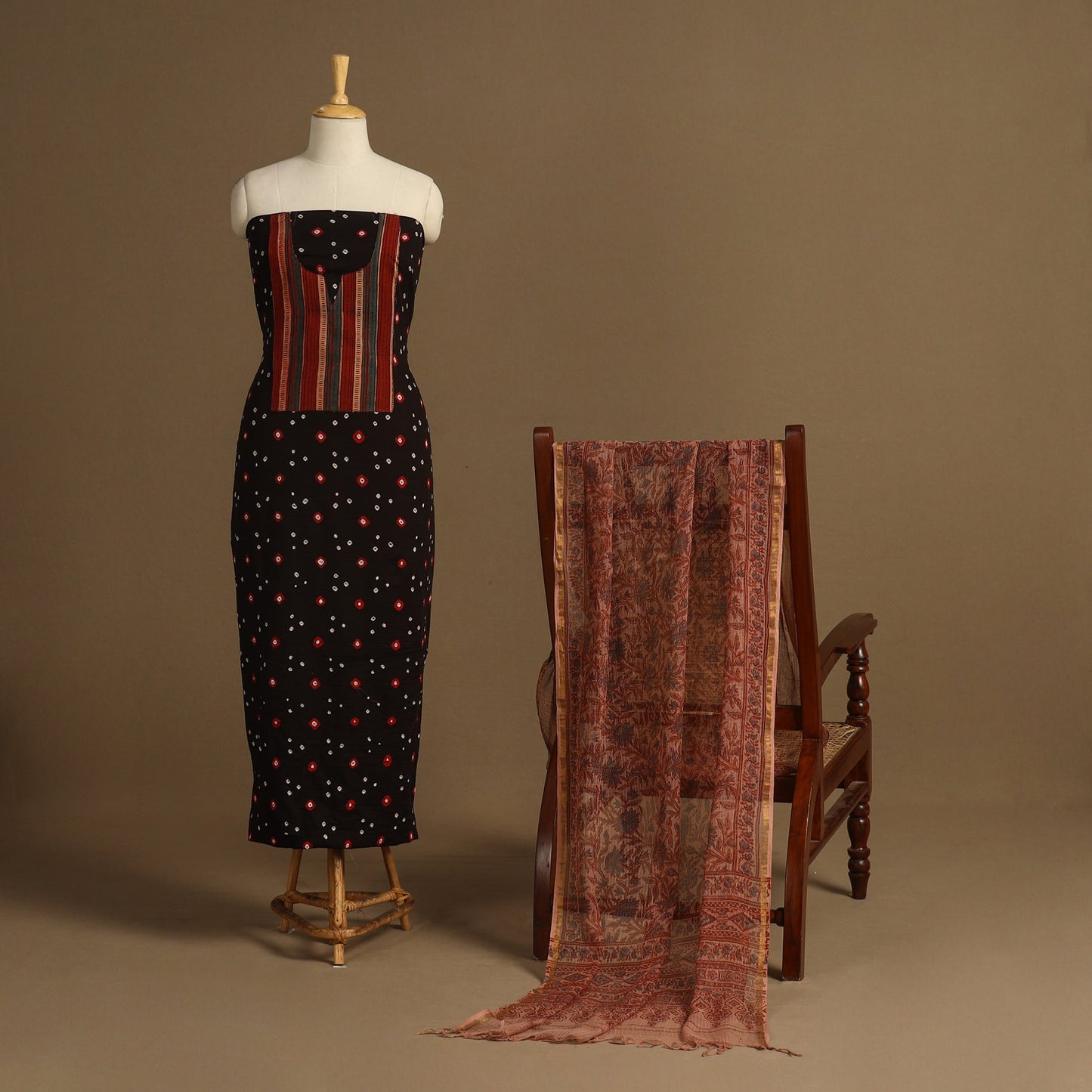 Black 2pc Unstitched Bandhani Dress Material with Jewellery Set